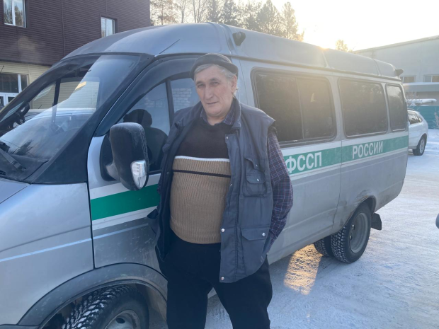 Водитель ФССП помог пассажирам сломавшегося автобуса