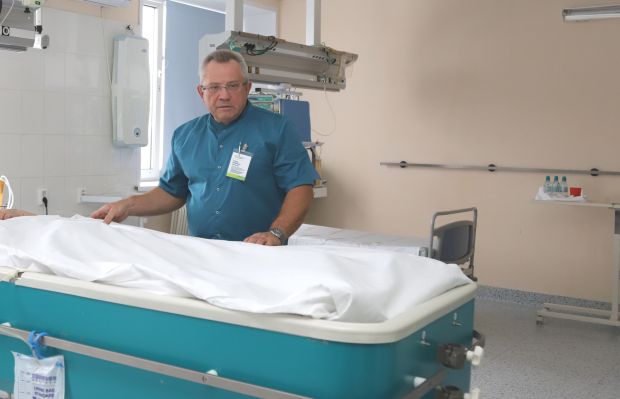 Эвакуация вертолетом, ИВЛ, две операции. Как спасали новосибирца с ожогом 60 процентов тела