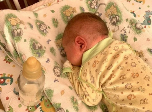 Как живет девочка, которую спасли на трассе под Новосибирском