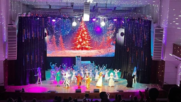 Более 1000 билетов в театр подарил депутат Госдумы сибирякам на Рождество