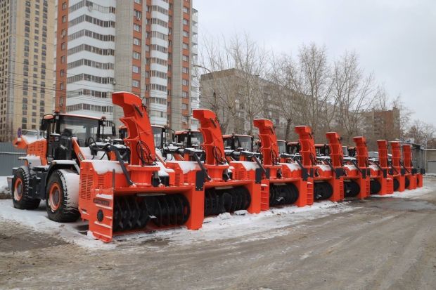 Новосибирск получил партию спецтехники для уборки улиц в сильные морозы