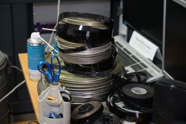 Почти 400 исторических киноматериалов оцифровали в Центре креативных индустрий НСО