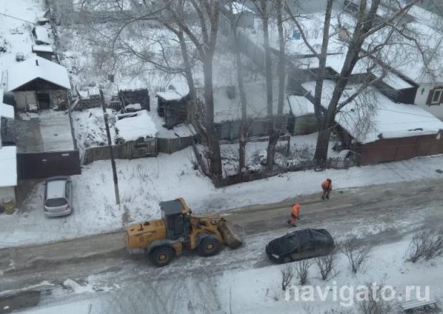 Свыше 600 единиц техники вышли на уборку города после снегопада