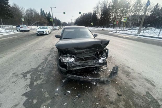 Водитель без прав устроил ДТП на проспекте Академика Лаврентьева