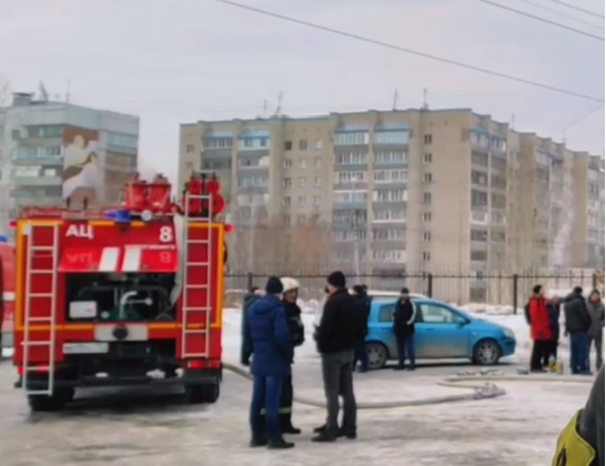 Пожарные спасли 4 человека при пожаре в научном институте 