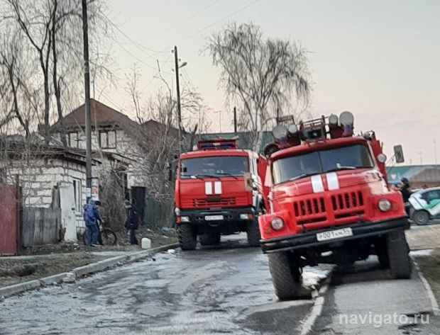 Домик с гаражом и машиной сгорели в СНТ в Советском районе