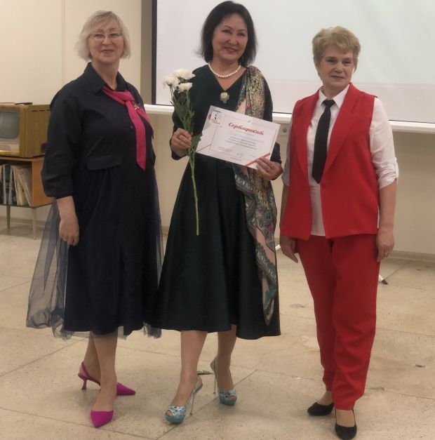 Первые выпускницы студии стиля в Советском районе показали дефиле