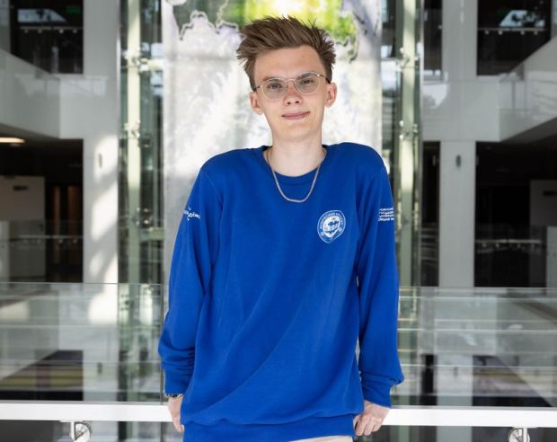 Студент НГУ поможет бороться с обледенением летательных аппаратов