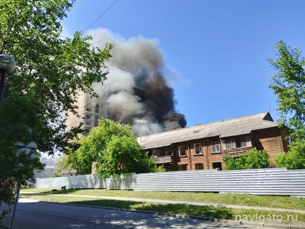 Двухэтажный барак сгорел на улице Рубиновой