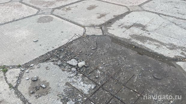 Сибирячка получила травму на тротуаре из-за торчащей арматуры