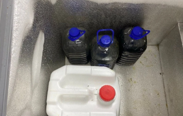 Более 30 килограммов химикатов для производства наркотиков нашли у новосибирца