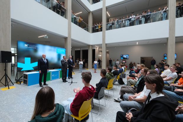 Вице-премьер России открыл новый корпус кампуса НГУ