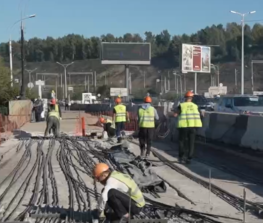 Пробок из-за ремонта моста через реку Иню станет меньше