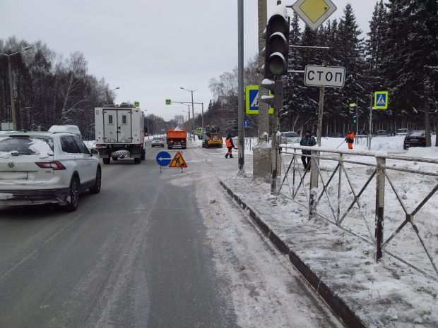Все силы дорожных служб брошены на уборку последствий ночного снегопада
