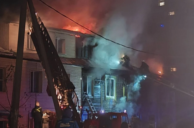 Четыре человека погибли в загоревшемся бараке