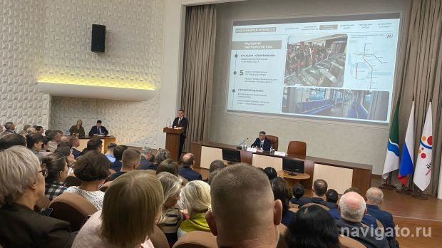 Мэр Новосибирска выступил перед жителями Советского района