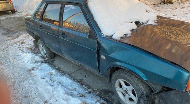 На улице Молодости обнаружены две бесхозные машины