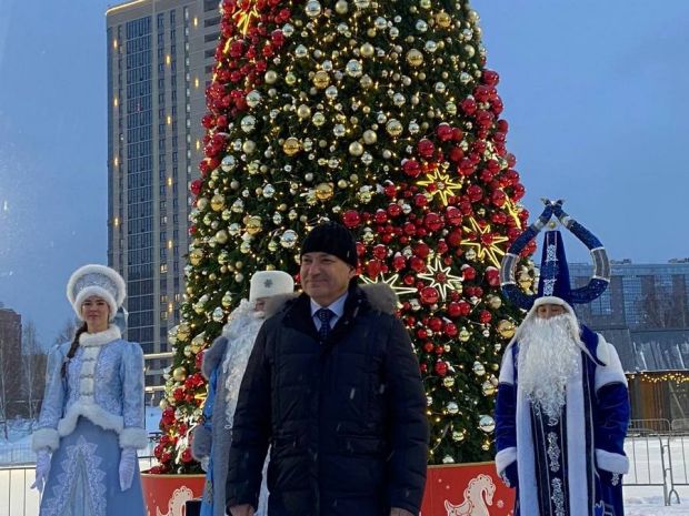 Максим Кудряцев поздравляет горожан с Новым годом