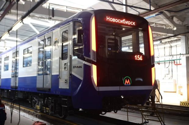 Еще два состава «Ермак» вышли на линию в метро Новосибирска