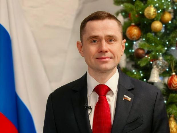 Депутат Госдумы Александр Аксёненко поздравляет земляков с Рождеством Христовым