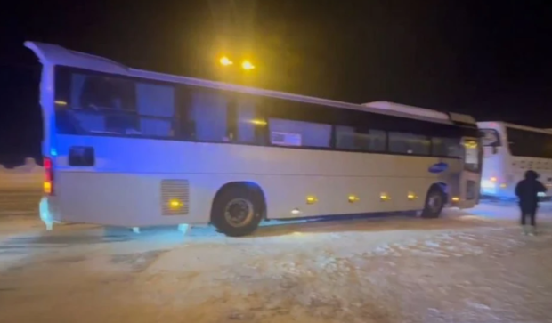 В сильную метель на трассе застряли 170 человек