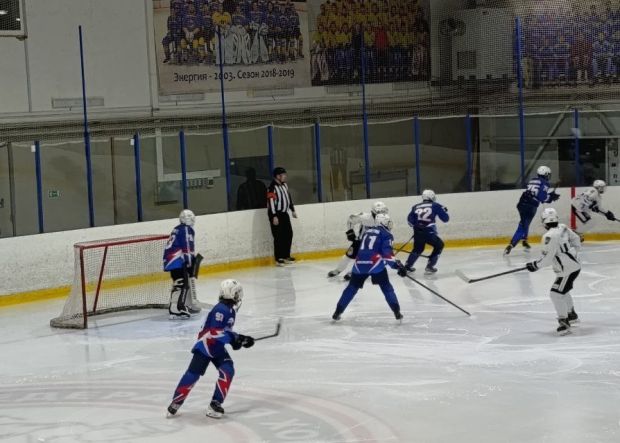Хоккеисты из Советского района уступили чемпионам Сибири