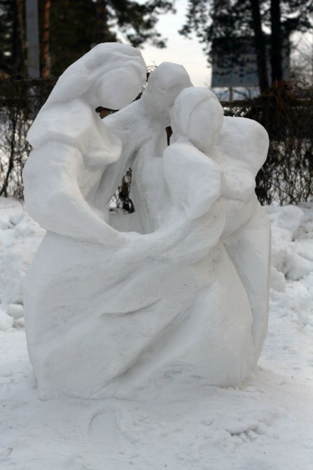 Фестиваль снежных скульптур прошел на ОбьГЭС
