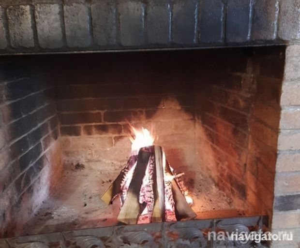 В Советском районе сгорели автомобиль и баня