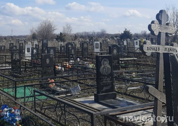 Надгробная плита: виды, материалы и особенности выбора