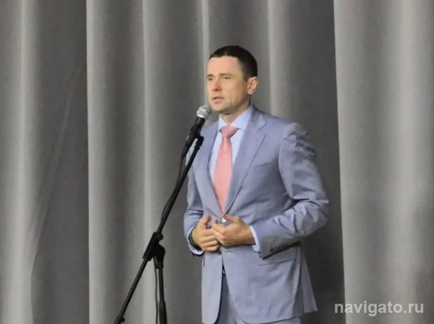 Александр Аксёненко поздравляет с Днём знаний